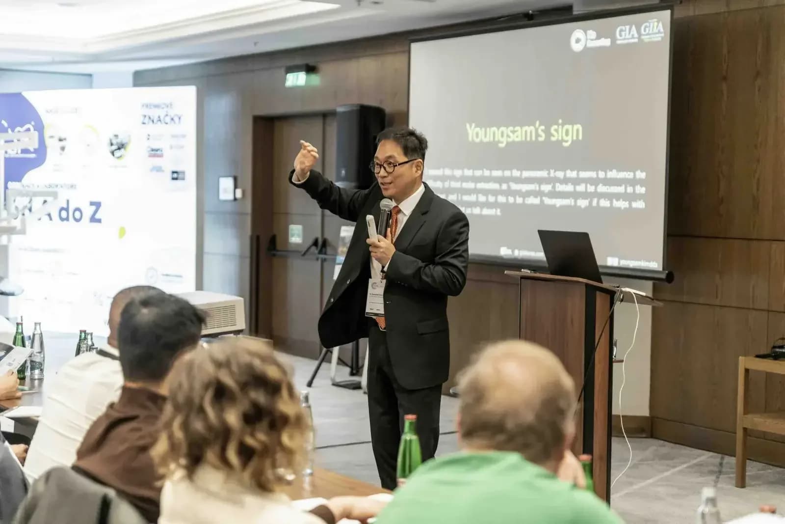 23.–24. října 2026 – Klinické aspekty sinus liftu a celočelistní rekonstrukce X-on-X – Dr. Young-Sam Kim